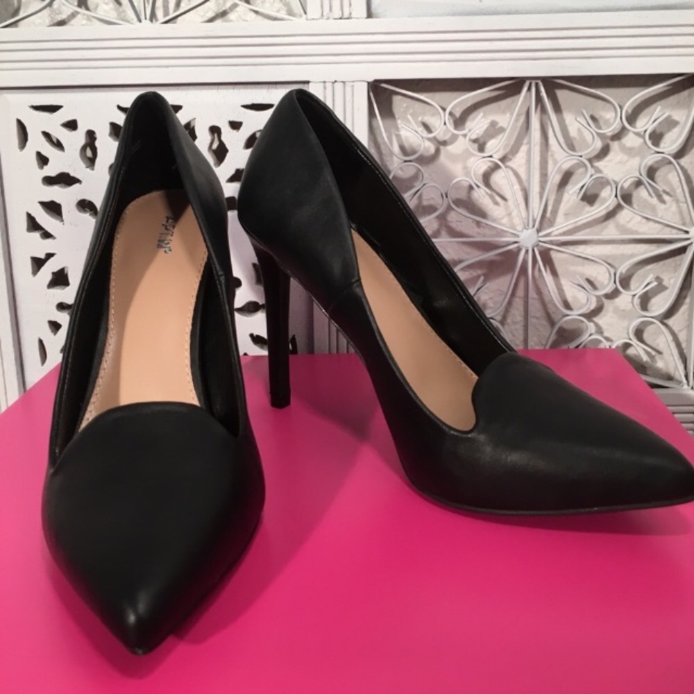 Apt. 9 New Black Pumps 4 in heel